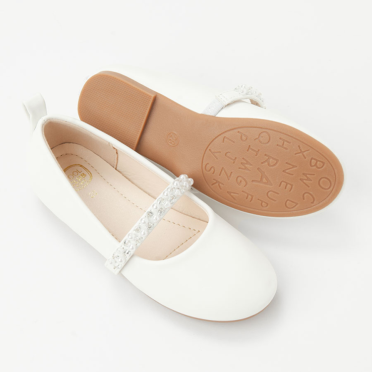 White ballerinas with barret with stones