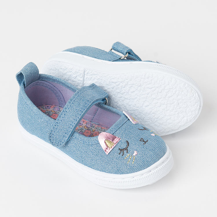 Blue shoes with kitten pattern