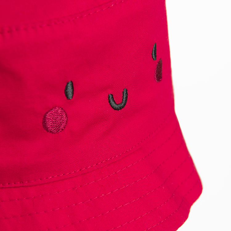 Red summer cap with crab print and claws