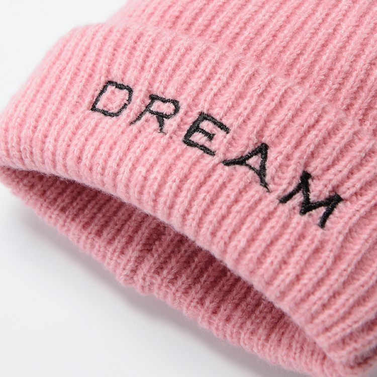 Σκούφος ροζ με μαύρη στάμπα DREAM