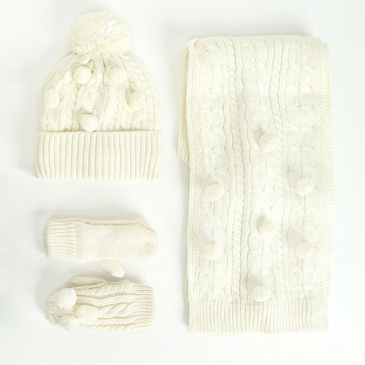 Ecru mittens