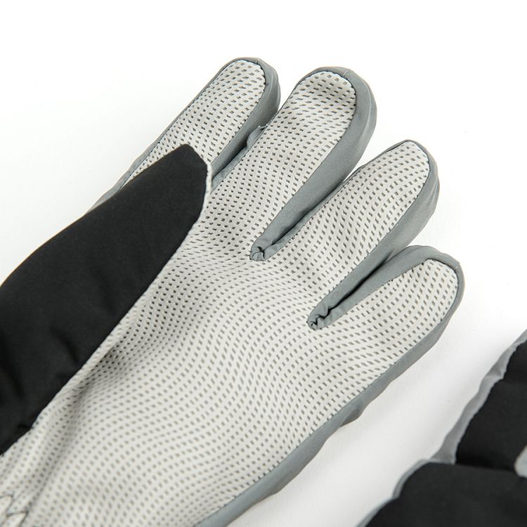 Black ski gloves