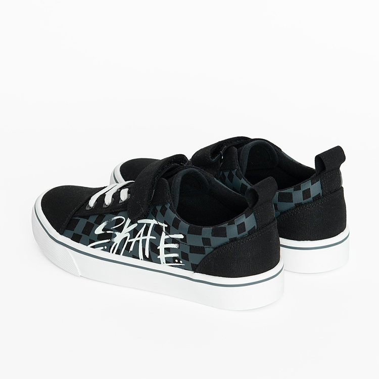 TRAINERS