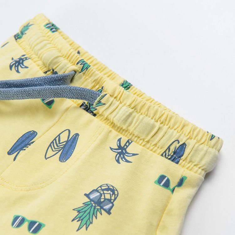 Yellow shorts with ananas print