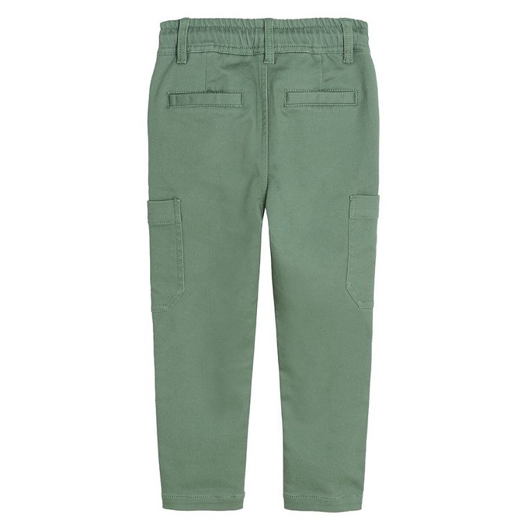 Παντελόνι πράσινο με τσέπες και λάστιχο στη μέση