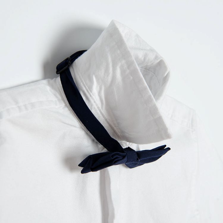 White short sleeve shirt with bow tie