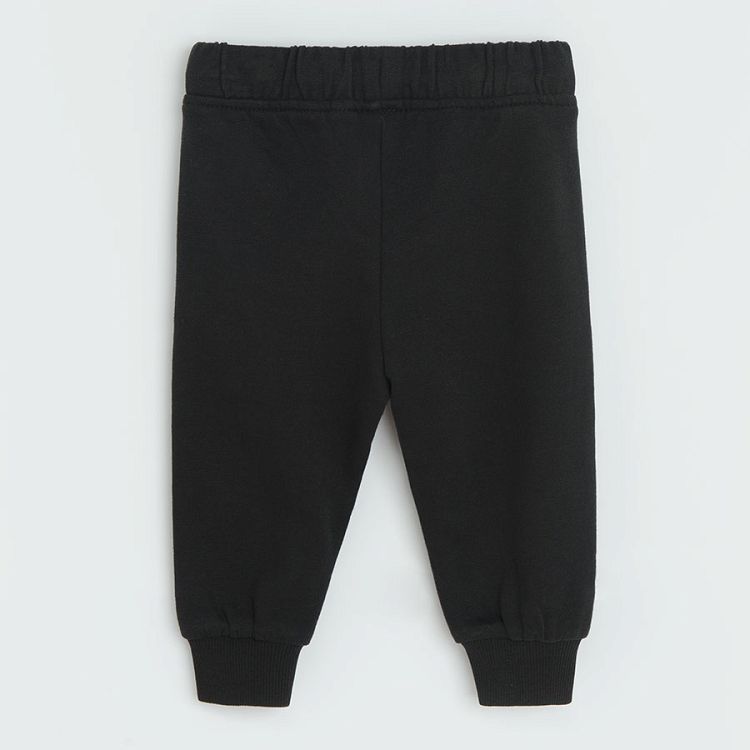 Black jogging pants