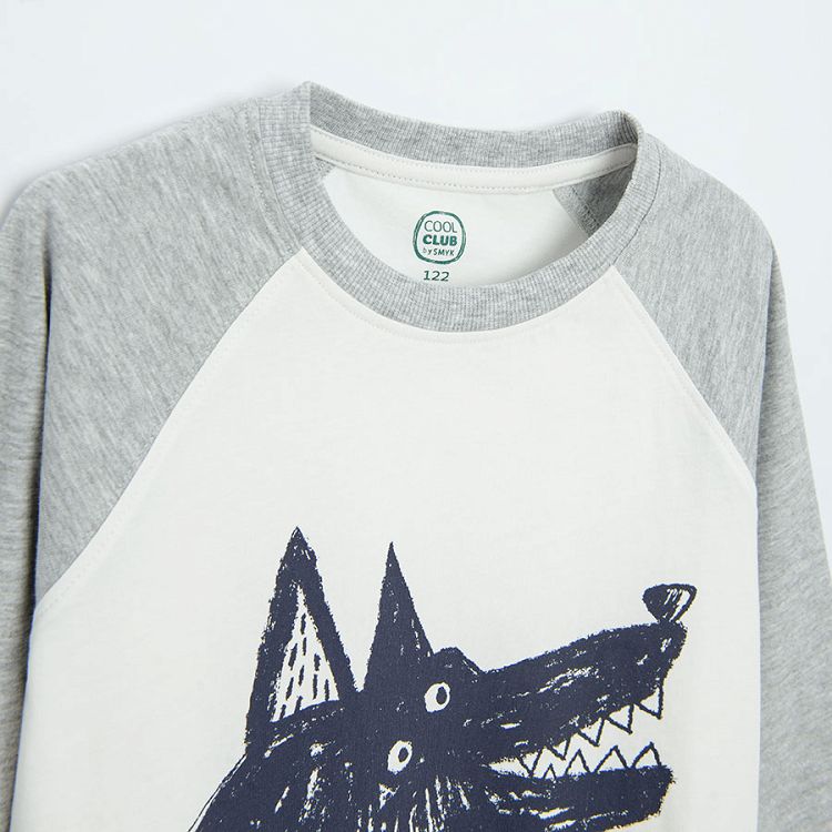 White and grey sweatshirt with Scary Wolf print