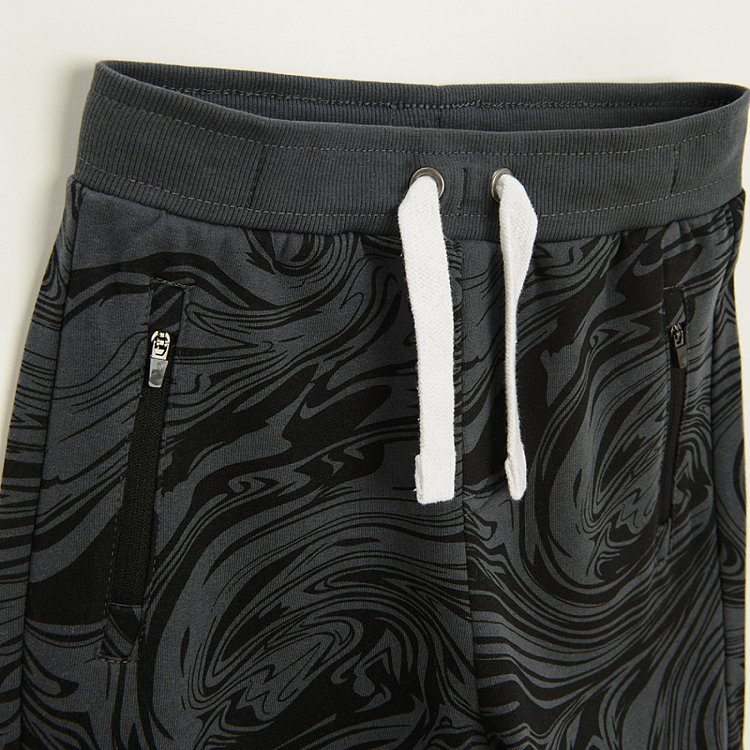 Black jogging pants