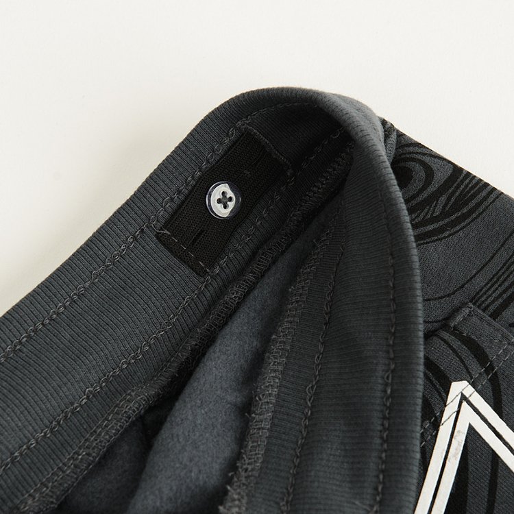 Black jogging pants