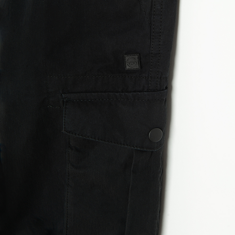 Παντελόνι μαύρο με λάστιχο στη μέση και τσέπες