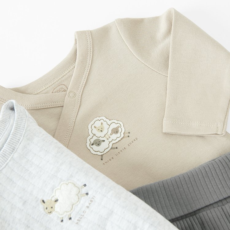CLOTHING SET