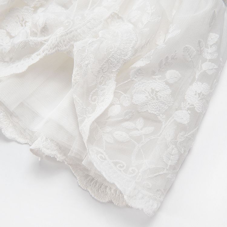 Φόρεμα αμάνικο λευκό με δαντέλα και σχέδια λουλούδια