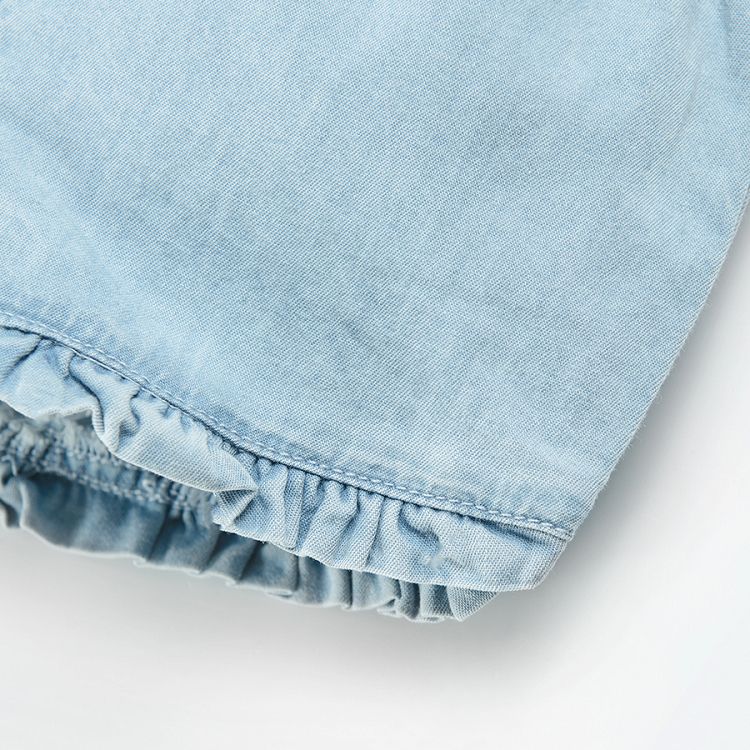 Denim short with ruffle at the legs