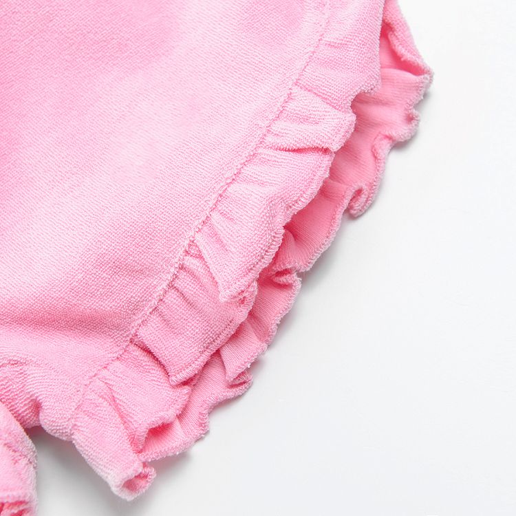 Pink shorts with elastic waist and ruffle