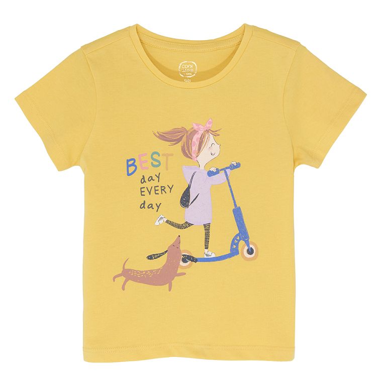 Μπλούζα κοντομάνικη κίτρινη με στάμπα κορίτσι σε πατίνι & σκυλάκι