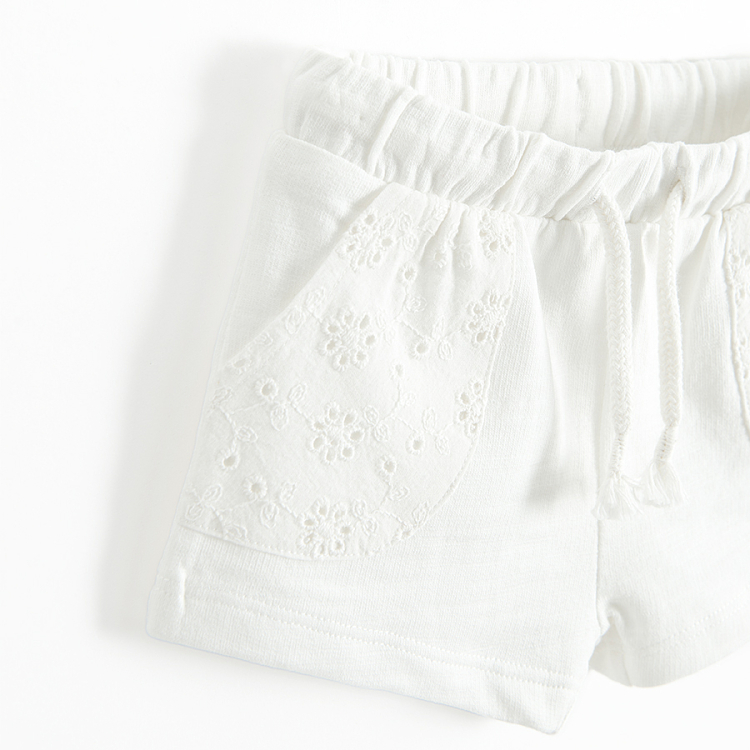 Ecru shorts with cord