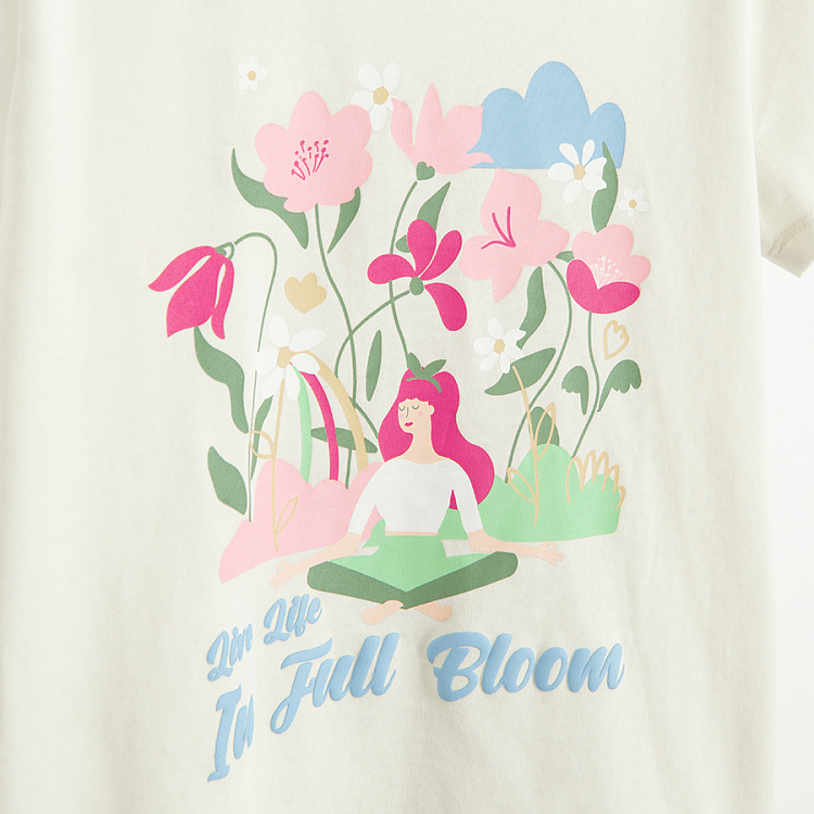 Ecru T-shirt with girl and flowers print- Live life in full bloom