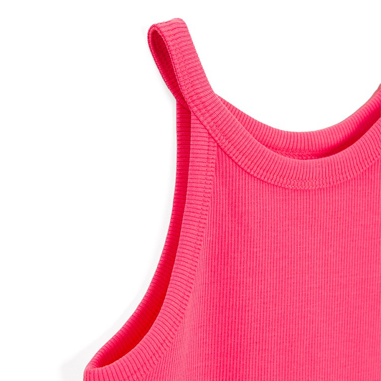 Red sleeveless T-shirt