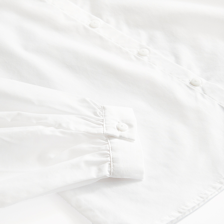 White long sleeve shirt with round collar
