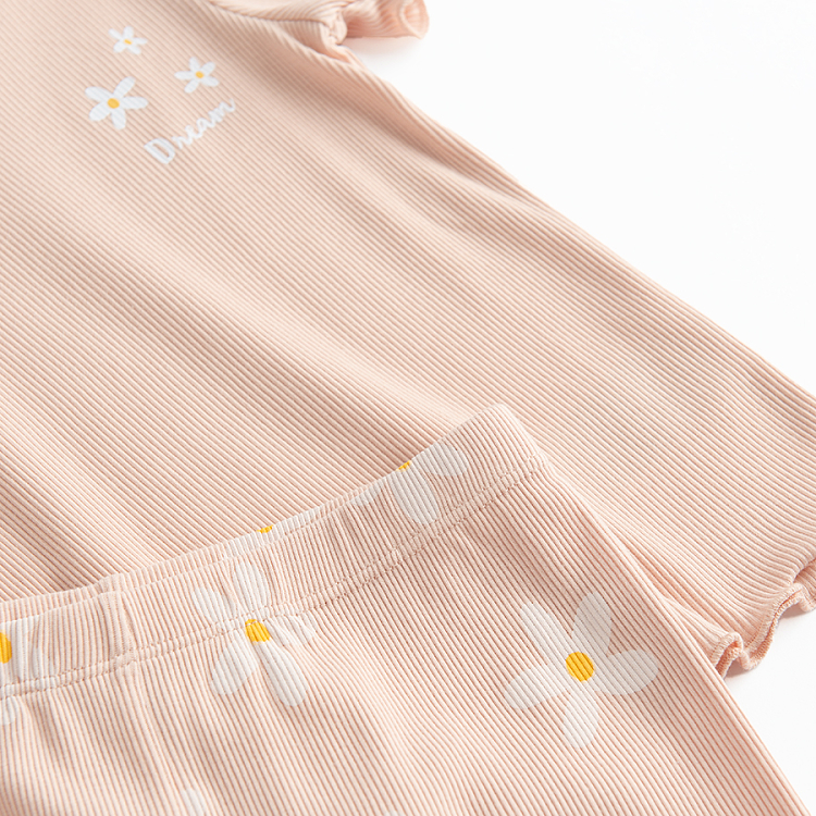 Light pink short sleeve and shorts pyjamas with daisies print