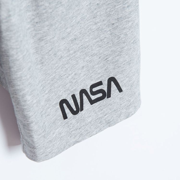 Πυτζάμες σετ κοντομάνικη μπλούζα και σορτς με στάμπα NASA