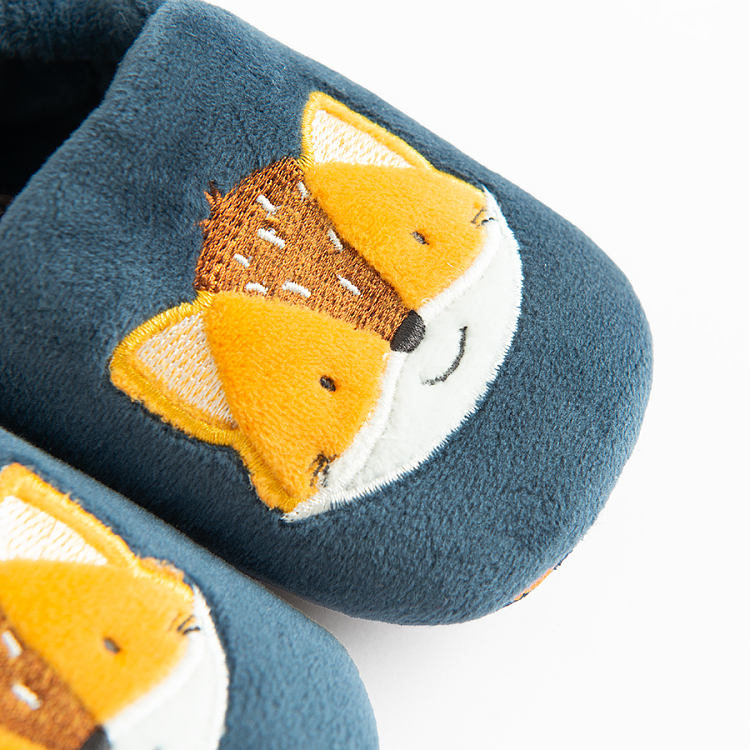 Παντοφλάκια μπλε με στάμπα ζωάκι