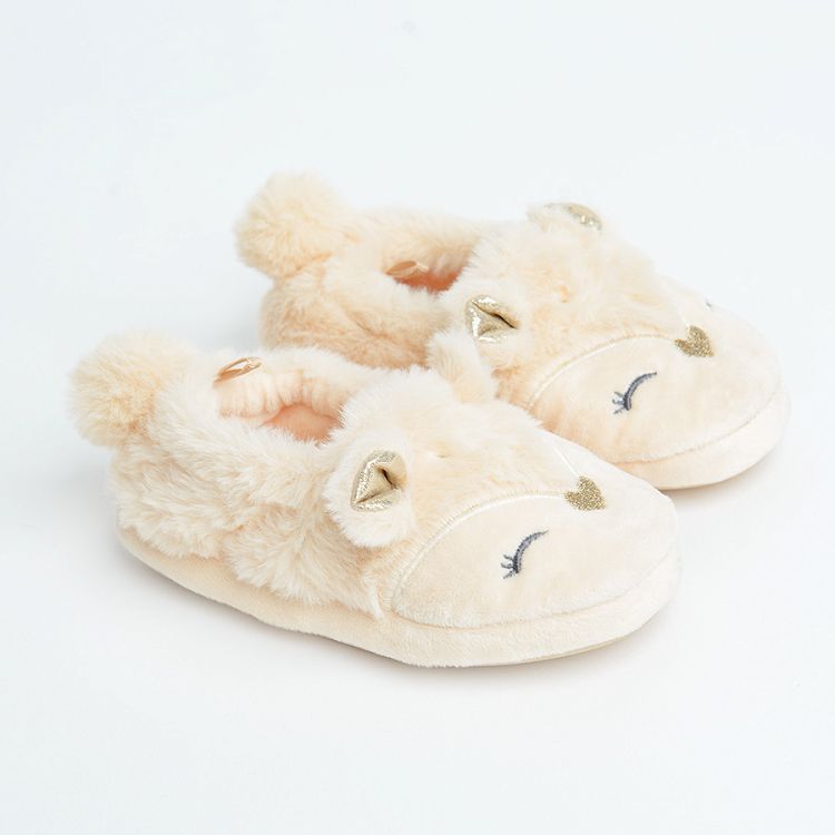 Beige fluufy sleepers with kitten pattern
