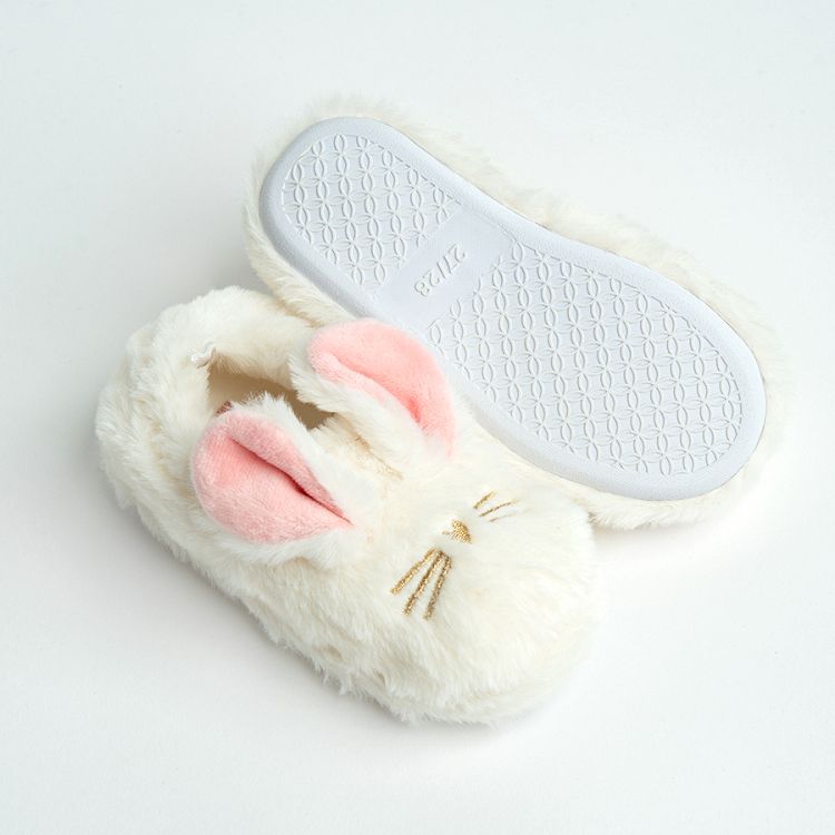 Light grey slippers with kitten print and ears