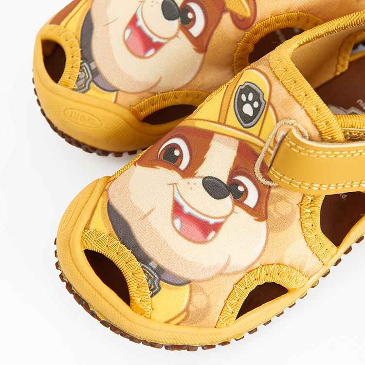 Πέδιλα κίτρινα με βέλκρο PAW PATROL