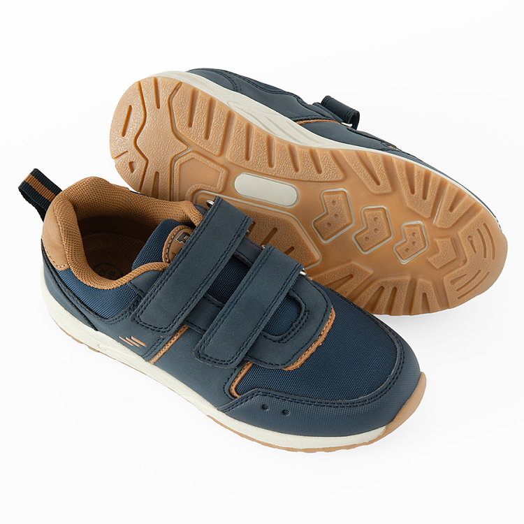 LEISURE SHOES
