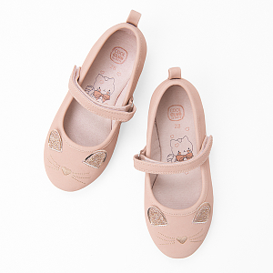 Pink ballerinas with barret and kitten pattern