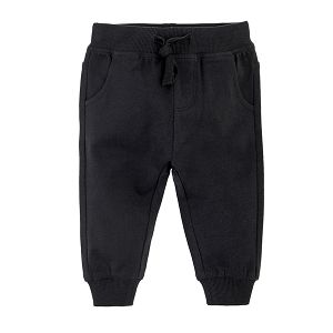 Black jogging pants