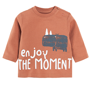 Μπλούζα μακρυμάνικη με στάμπα ρινόκερο enjoy the moment