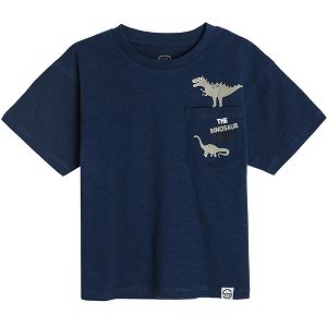 Μπλούζα κοντομάνικη μπλε με τσέπη και στάμπα δεινόσαυρους
