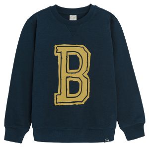 Black sweatshirt with the letter B printed