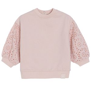Light pink sweatshirt with embroidered sleeves
