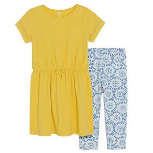 Σετ μπλούζα κοντομάνικη κίτρινη με λάστιχο και γαλάζιο κολάν με λουλούδια