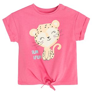 Rasberry T-shirt with a knot and baby cheetah print