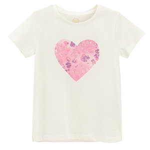 White short sleeve T-shirt with a pink heart