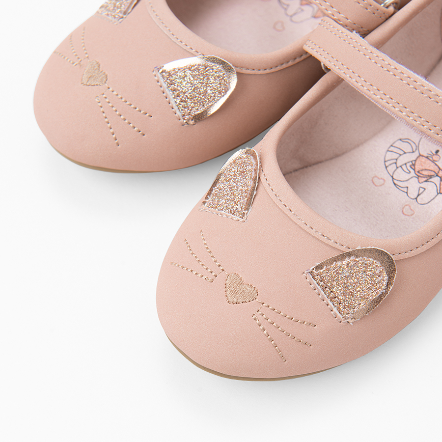 Pink ballerinas with barret and kitten pattern