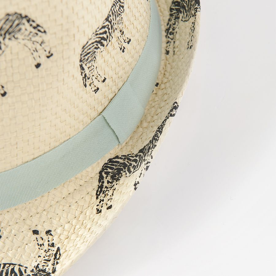Brimmed cap with zebras print