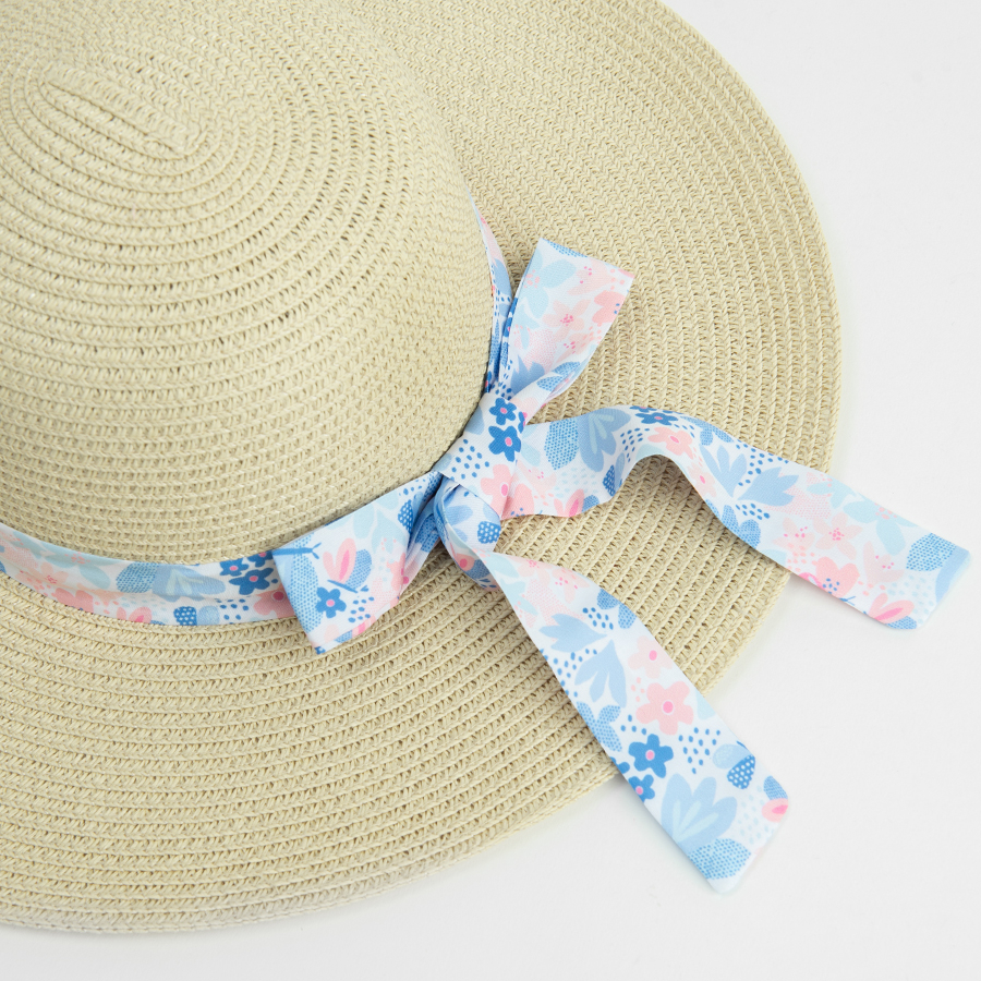 Straw hat with floral band