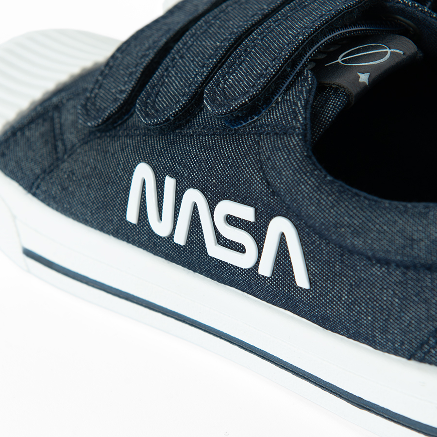 Παπούτσια πάνινα μπλε σκούρο με βέλκρο NASA