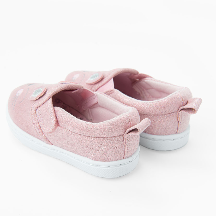 Pink slippers with kitten pattern