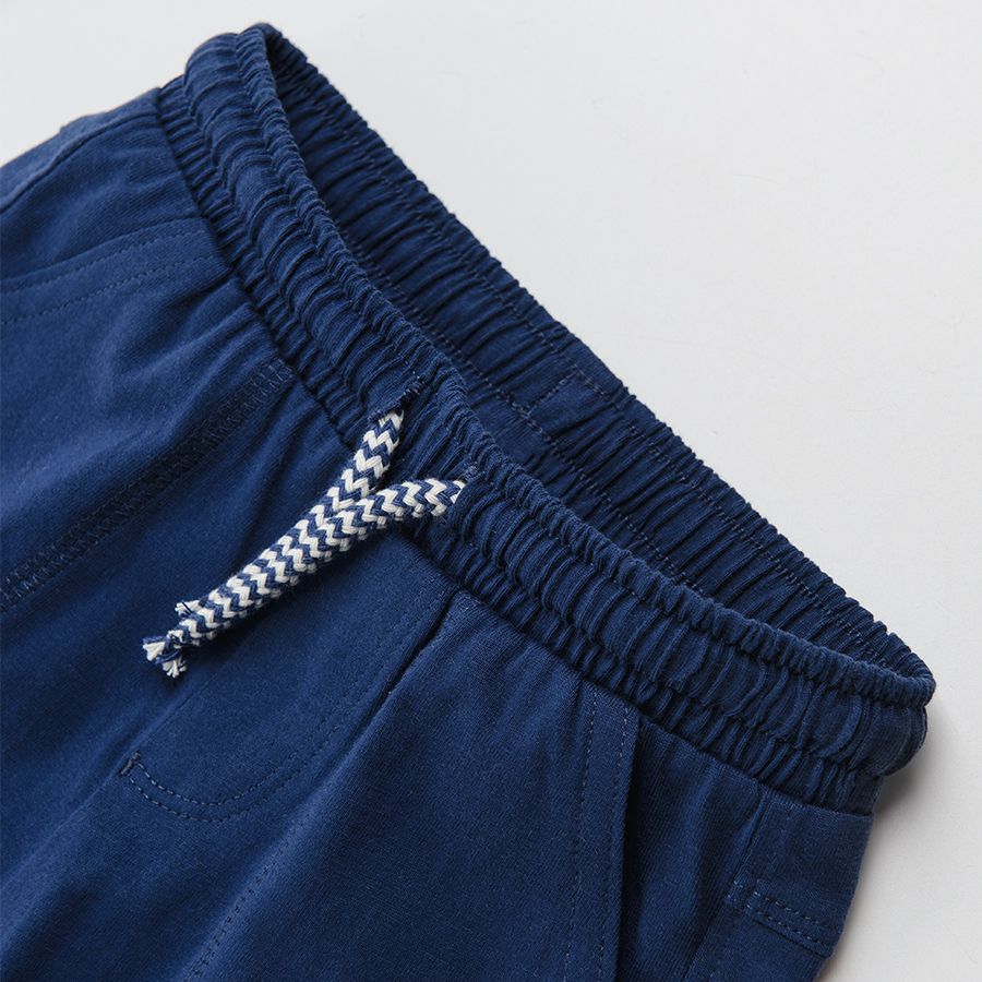 Blue shorts with cord and pockets