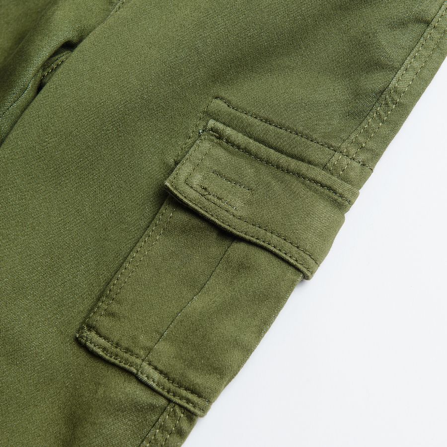 Παντελόνι υφασμάτινο πράσινο με τσέπες, λάστιχο και κορδόνι