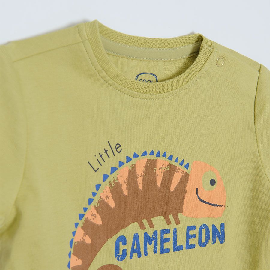 Klaki short sleeve T-shirt with cameleon print and blue shprts with adjustable waist and side pockets