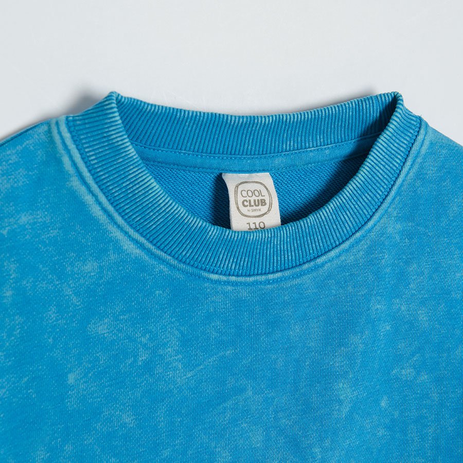 Blue sweatshirt with front pockets