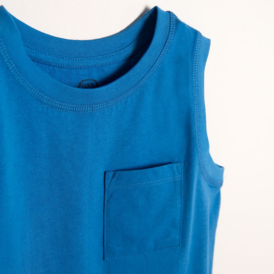 Green sleeveless T-shirt with chest pocket